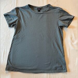 Patagonia Womens Tee Size XS Blue Gray Short Sleeve